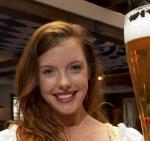 Het biermeisje van de maand november